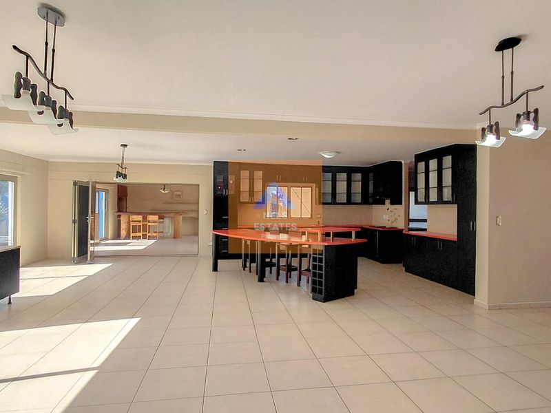 Family Home To Rent in Ocean View, Swakopmund - Photo 6