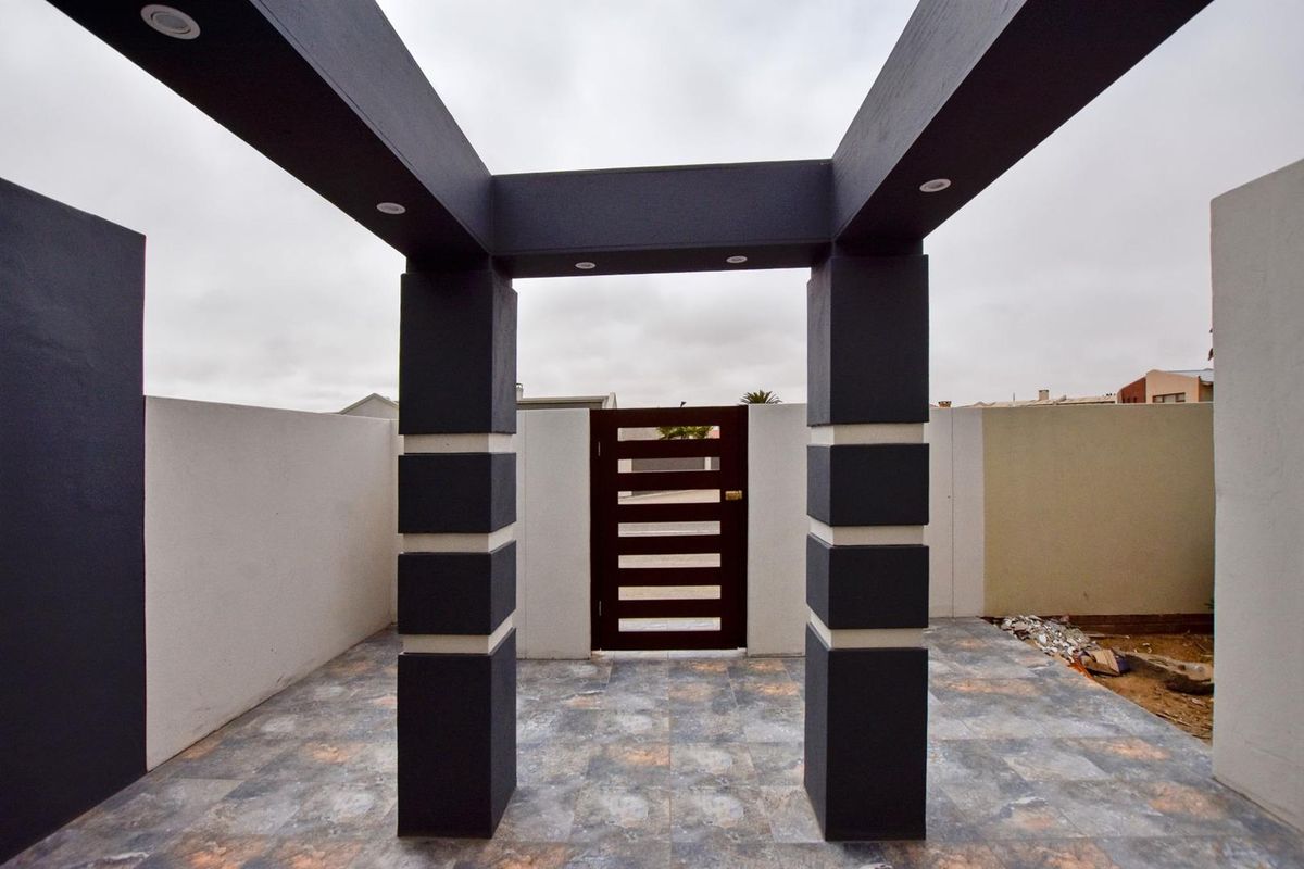 Meersig, Walvis Bay:  Newly Renovated home in Meersig Proper is for Sale - Photo 5