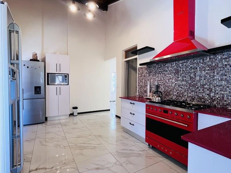 BEAUTIFUL 4 BEDROOM HOME FOR SALE IN SOUGHT-AFTER EROS |N$ 4,950,000 (excluding costs) - Photo 10