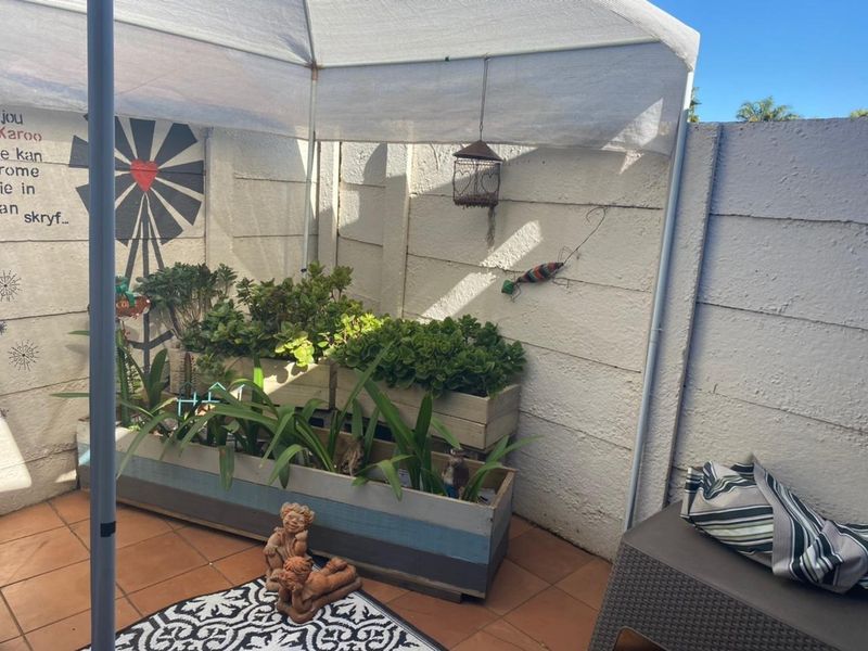 2 Bedroom with Private Garden and Covered Parking - Photo 9