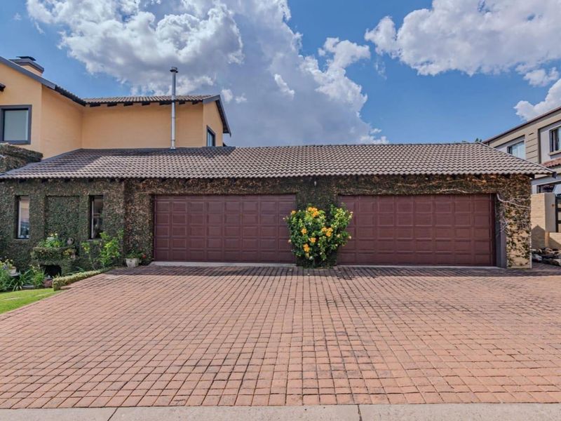 House For Sale in Blue Valley Golf Estate, Centurion - Photo 2