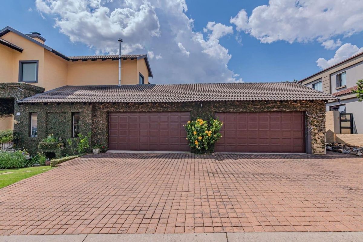 House For Sale in Blue Valley Golf Estate, Centurion - Photo 2