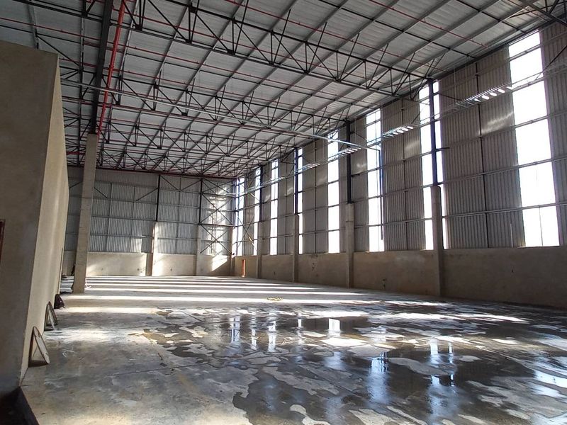 Flexible 1,100m2 Industrial Warehouse To Let - Photo 2