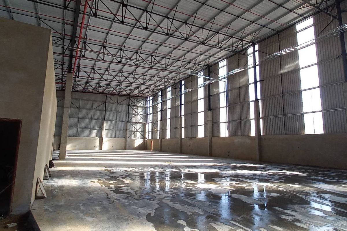 Flexible 1,100m2 Industrial Warehouse To Let - Photo 2