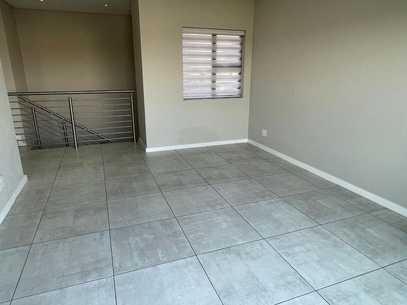 Elegant 3-Bedroom Family Home in the Heart of Craigavon, Sandton - Photo 6