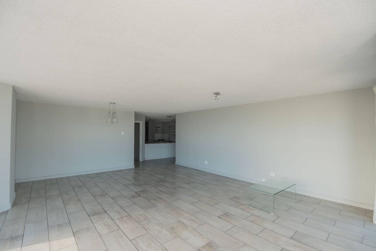 Spacious 142m2 Apartment in Twin Palms – Beachfront Living in Humewood - Photo 4