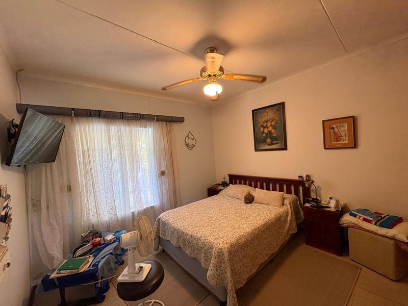 Large Plot - 3 Bedroom House - Plus Flat - Space - Garden & Pool - Photo 7