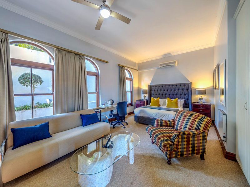 Must-See Family Home with Impressive Views - Photo 4