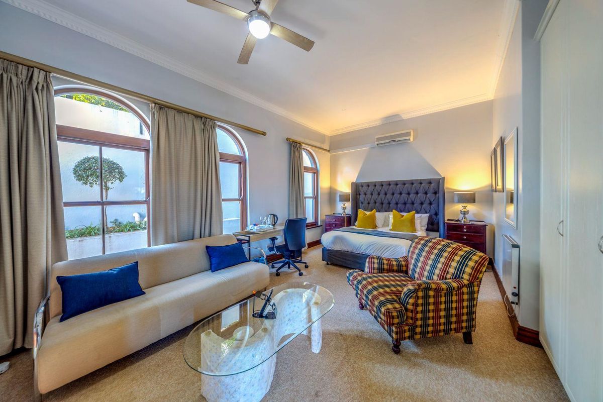 Must-See Family Home with Impressive Views - Photo 4