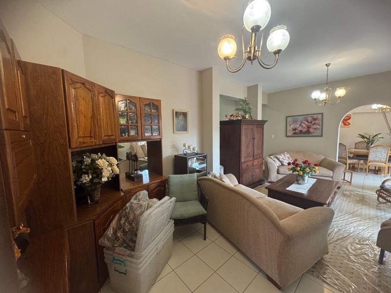 Huge Face Brick Home for Sale - Photo 6