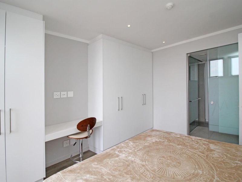 A BEAUTIFUL TWO BEDROOM UNFURNISHED APARTMENT - Photo 9