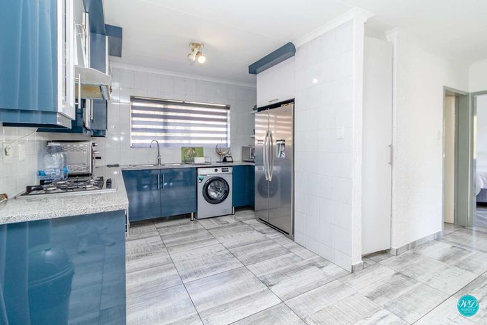 Property #2461598, Apartment For Sale in Bedfordview Central