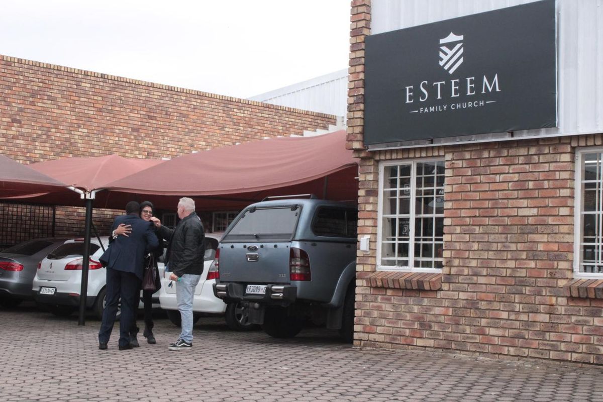 "Charming Commercial Space: Ready for Your Business!" - Photo 2