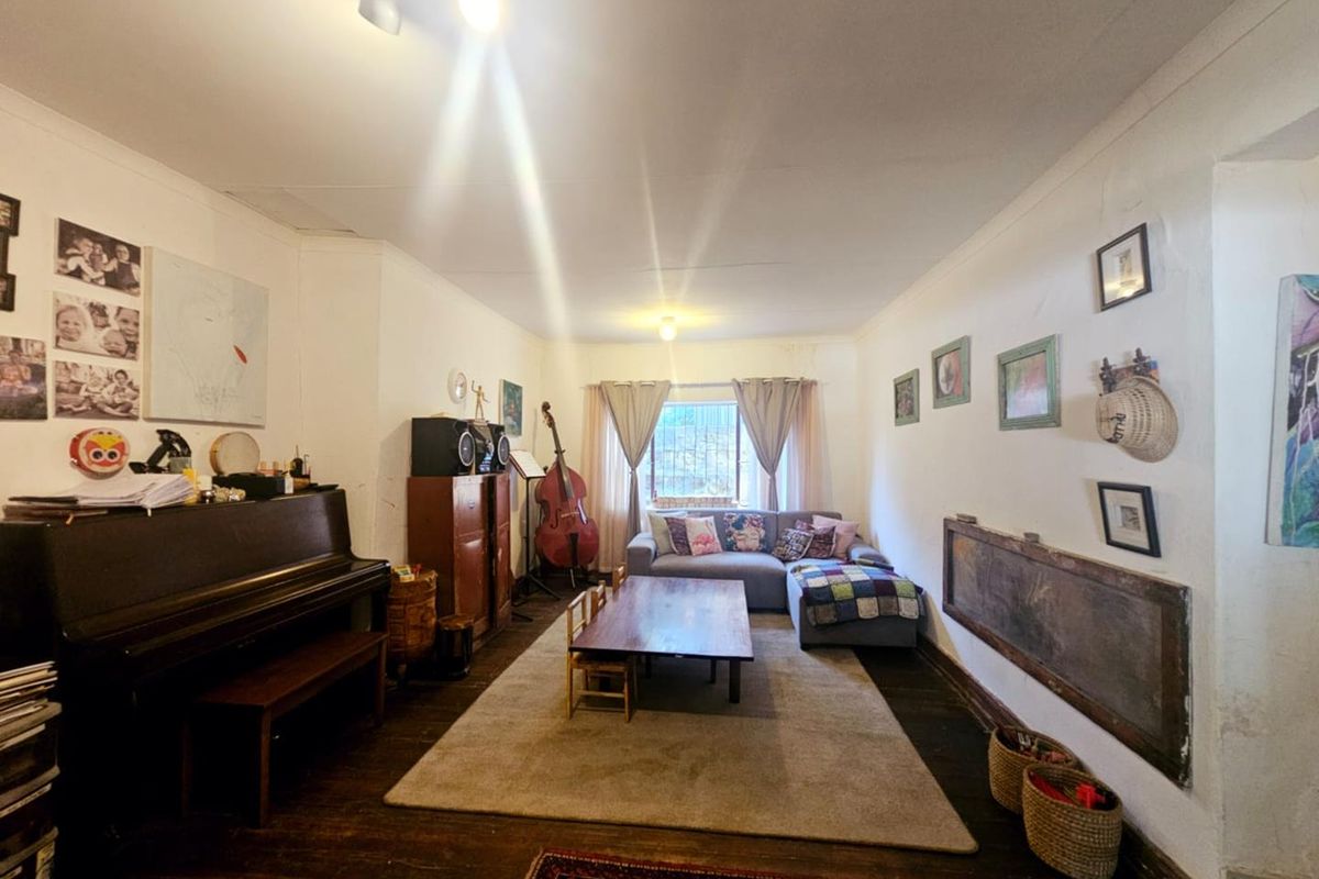 Charming Fixer-Upper with Endless Potential - Photo 3