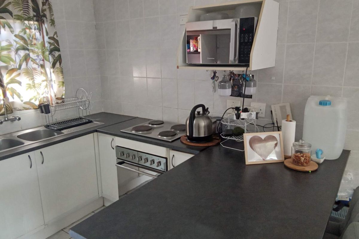 FOR YOUNG FAMILY OR INVESTOR - Photo 3