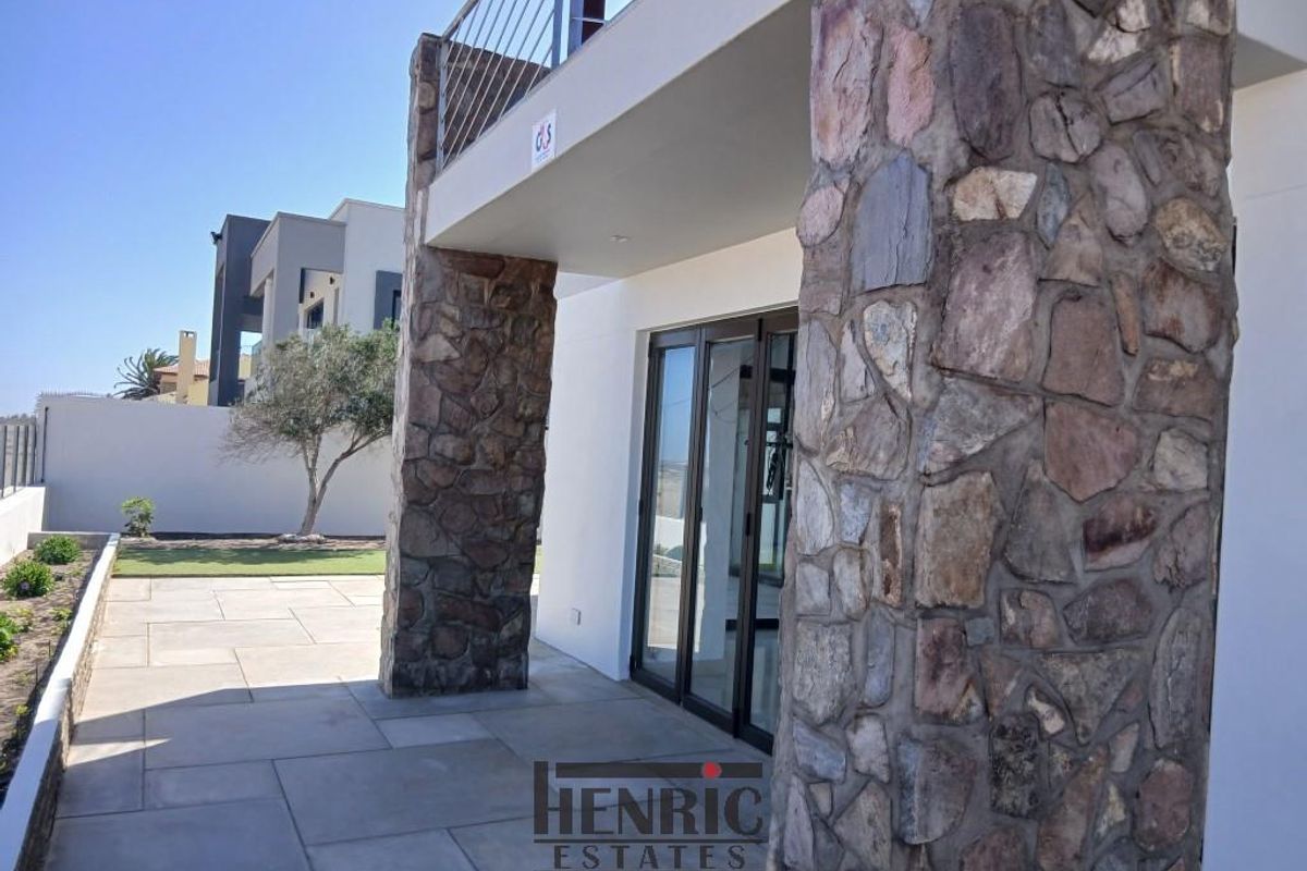 LUXURY   ---   SPACE   ---   VIEW   ---   LOCATION - Photo 4