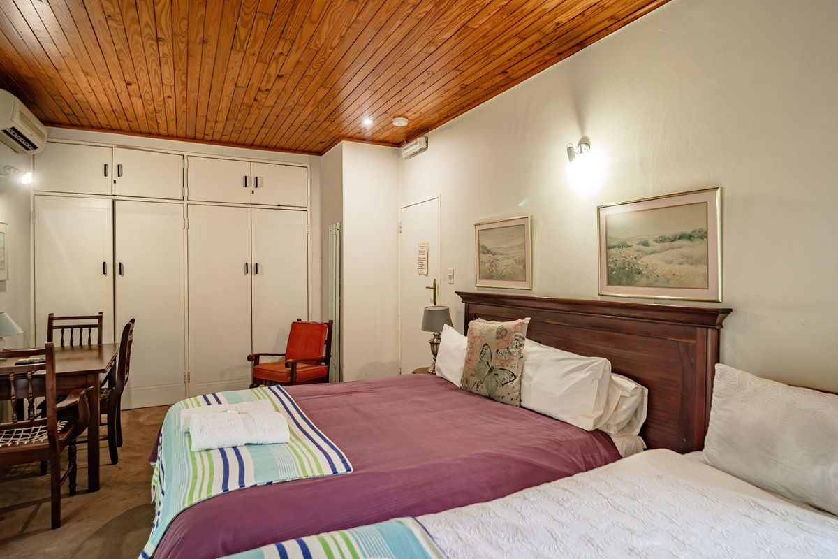 Spacious 9 Bedroom House (Guest House) in Muckleneuk - Photo 5