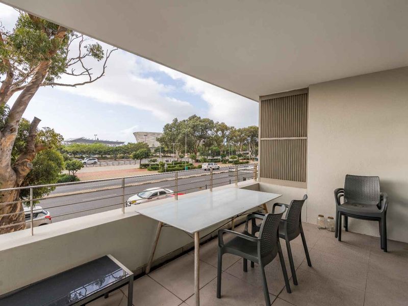 Modern Studio in prime location! - Photo 9