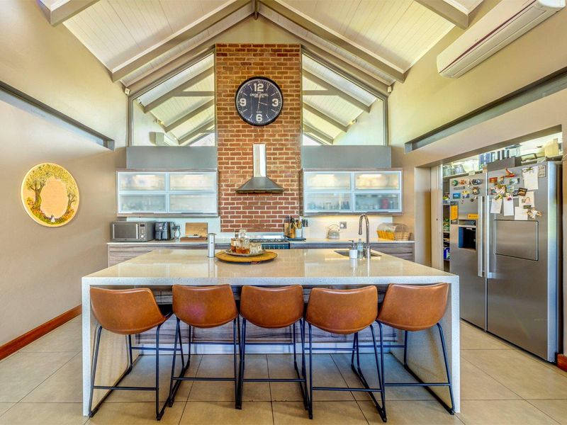 An Exquisite 4 Bed House For Sale in Copperleaf Golf Estate - Photo 6