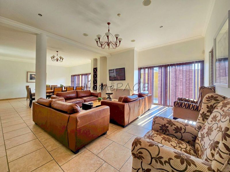 Long Beach Ext 1, Walvis Bay:  4 Bedr Double Storey Home is for Sale - Photo 8
