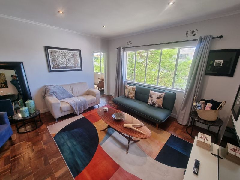 Stunning Furnished 2-Bedroom Apartment for Rent in Tamboerskloof - Photo 7