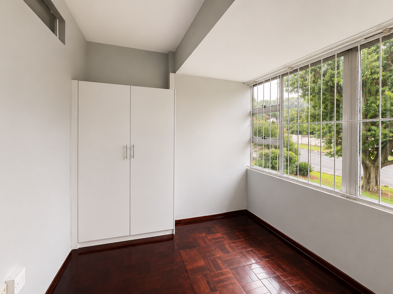 Spacious 2-Bedroom Apartment in the Heart of Cyrildene - Photo 10