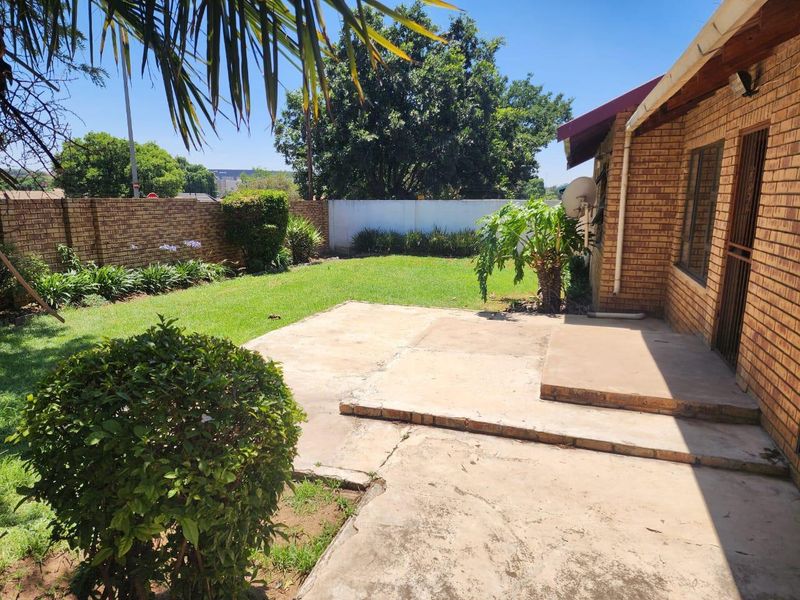 Luxury 3-Bedroom Secure Home for Rent in Brakpan – Pool, 3 Bathrooms, Study & Prime Location Near Carnival City Mall & N17 Highway - Photo 3