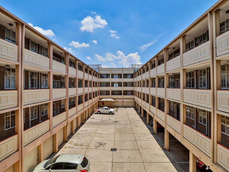 2 Bedroom  Apartment in Benoni CBD - Photo 2