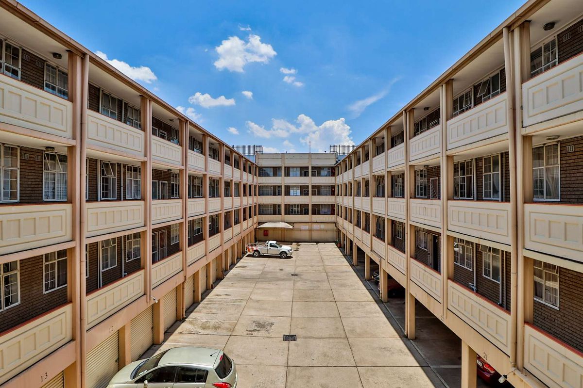 2 Bedroom  Apartment in Benoni CBD - Photo 2