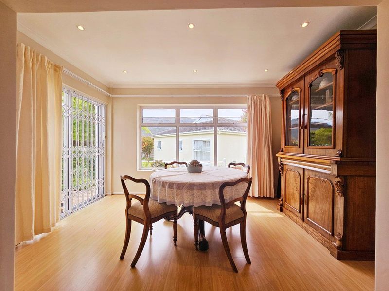 Modern & Secure 2 Bedroom Townhouse - Photo 8