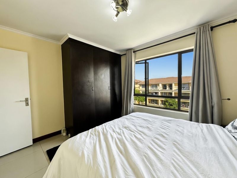 WELL PRICED 2 BEDROOM PENTHOUSE APARTMENT FOR SALE IN MIDRAND - Photo 6