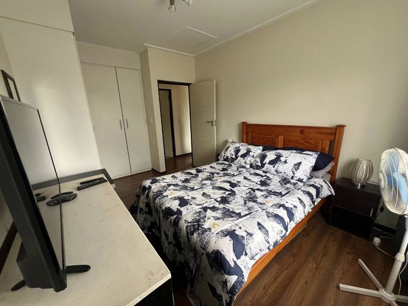 Spacious One bedroom Apartment with scenic views - Photo 9