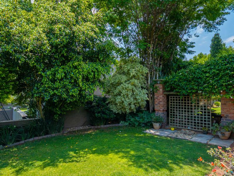 Unique Farm Style Home - Photo 4