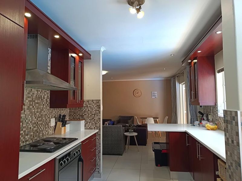 3 Bedroom House TO LET in Kleine Kuppe - Photo 8