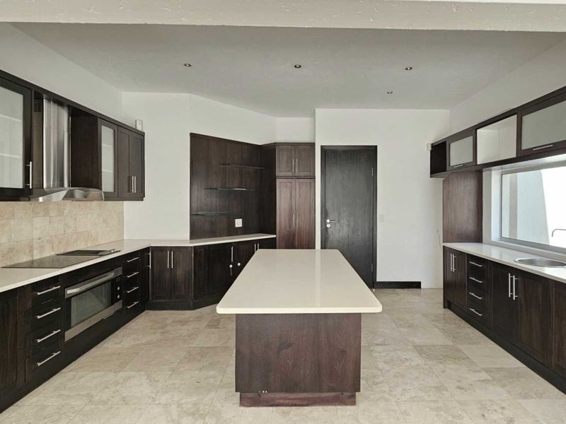 Spacious, Light, Secure 4 Bedroom Sandton Cluster in the Best Location - Photo 10