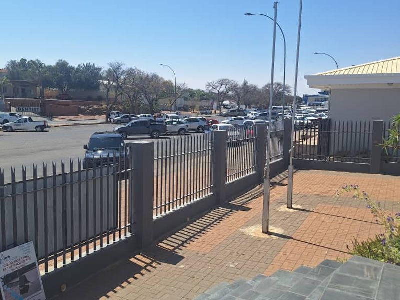 Sole Mandate: Versatile Building In Olympia - Photo 2