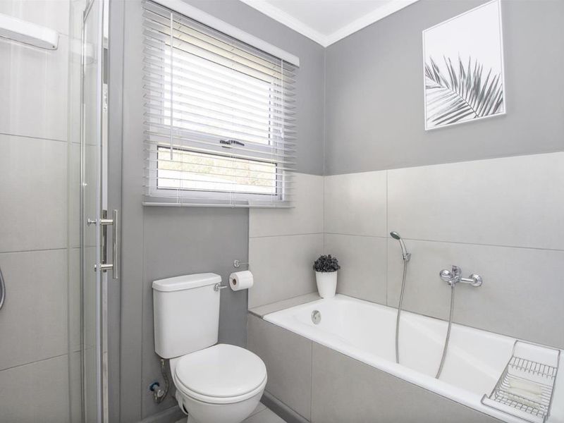 2 Bedroom, Modern, North-Facing Gem - Photo 10