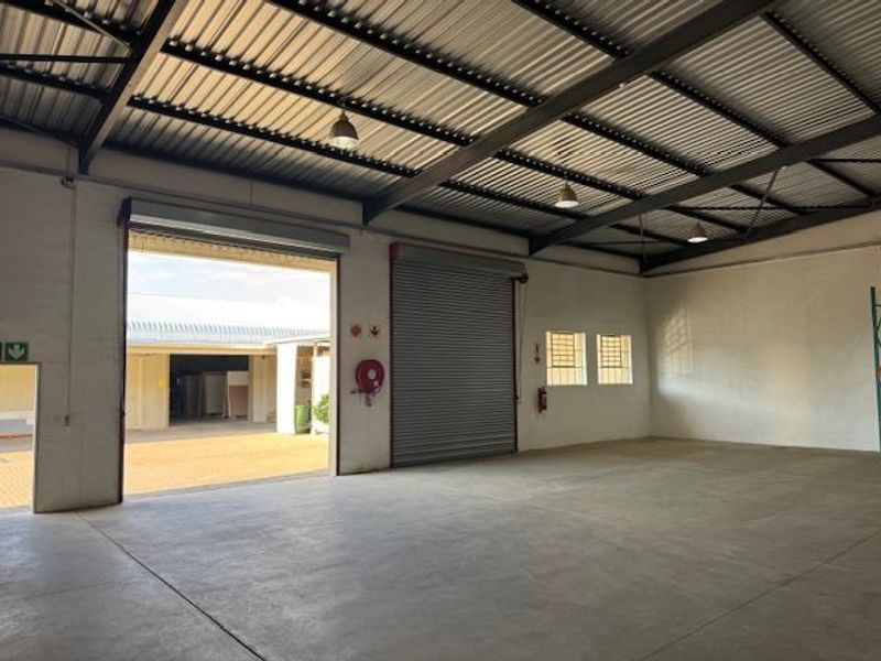 TO LET | Warehouse with Office Component - Photo 6
