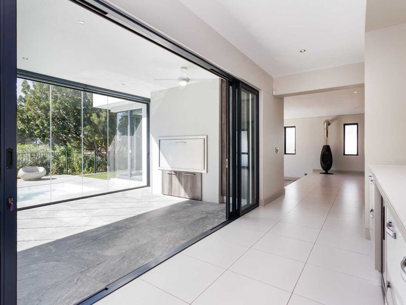 Unique Four-Bedroom Masterpiece on the Second Fairway on Pearl Valley Golf and Country Estate - Photo 10