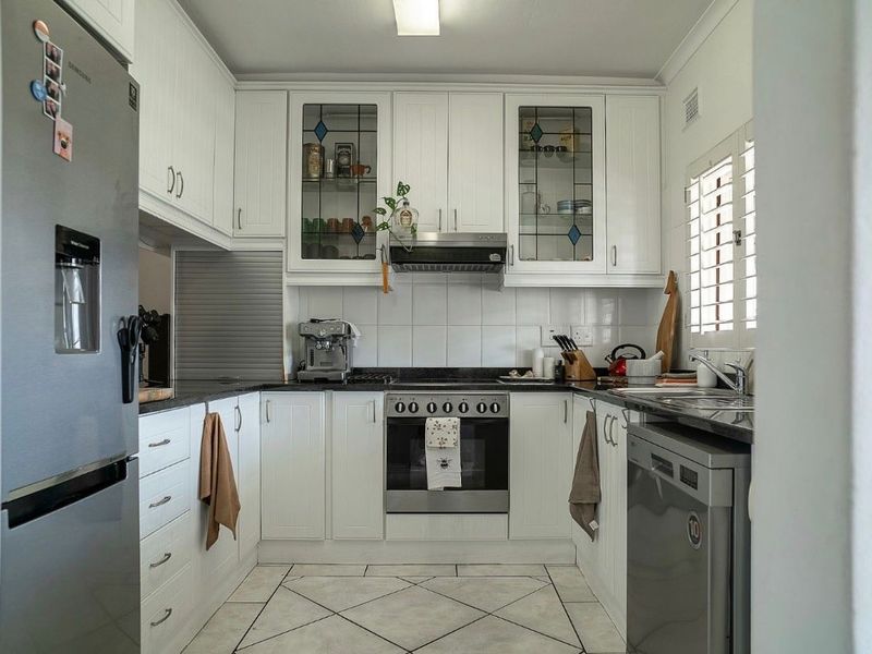 Beautiful home, prime location! - Photo 3