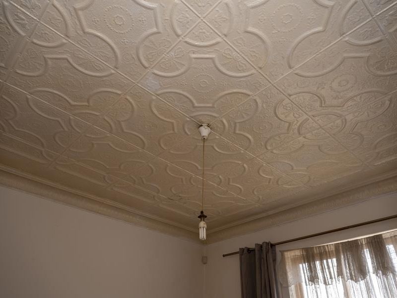 CHARMING 3-BEDROOM HOME IN KENSINGTON - Photo 6