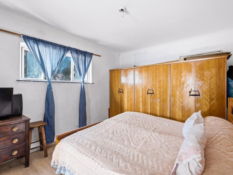 FREE STANDING CORNER HOME - 3 BEDROOMS - 2 BATHROOMS - BROOKLYN - Photo 10