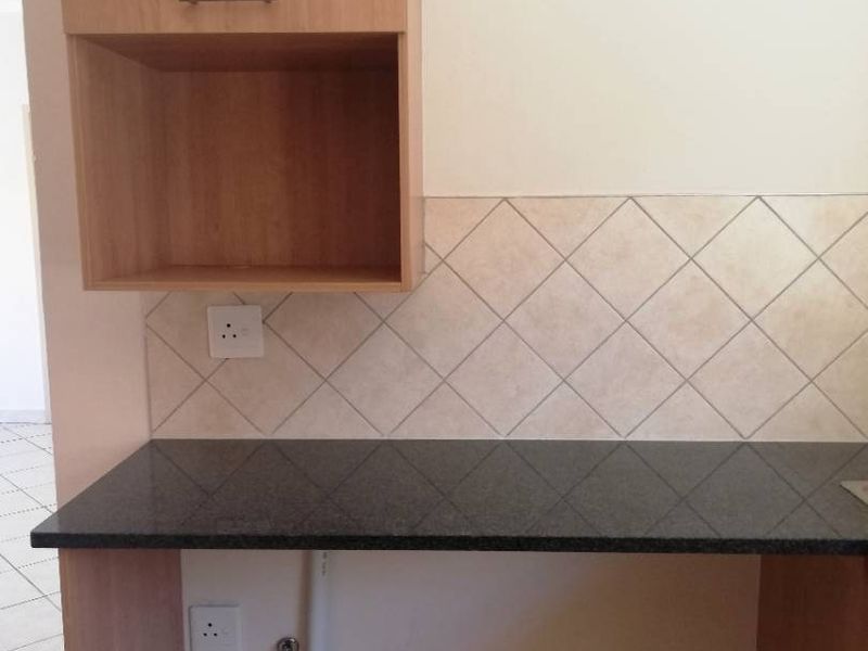 Stunning 1st Floor 2-Bedroom Simplex! - Photo 6