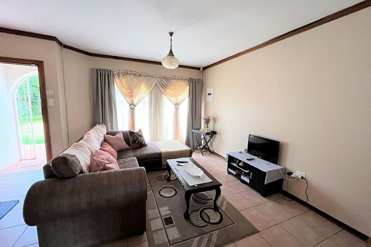 Comfortable Living with Space to Grow or Slow Down - Photo 3