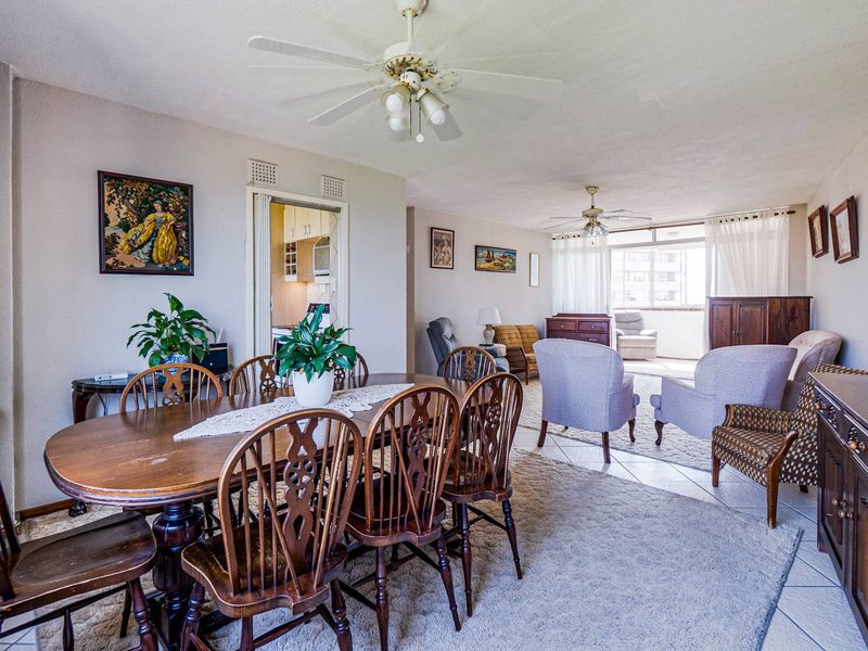 Spacious apartment with sea views - Photo 6