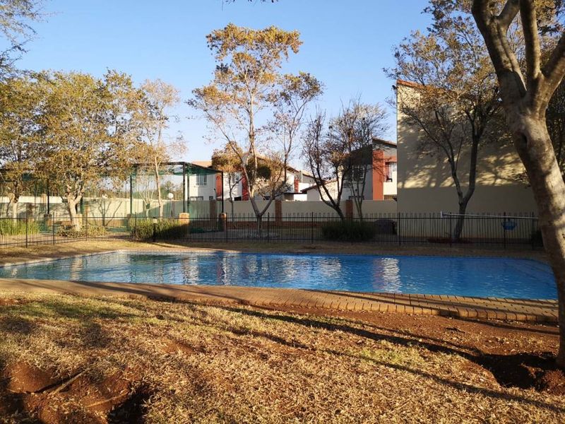 Bachelor Apartment to rent in the Peaceful Oukraal Apartments! - Photo 8