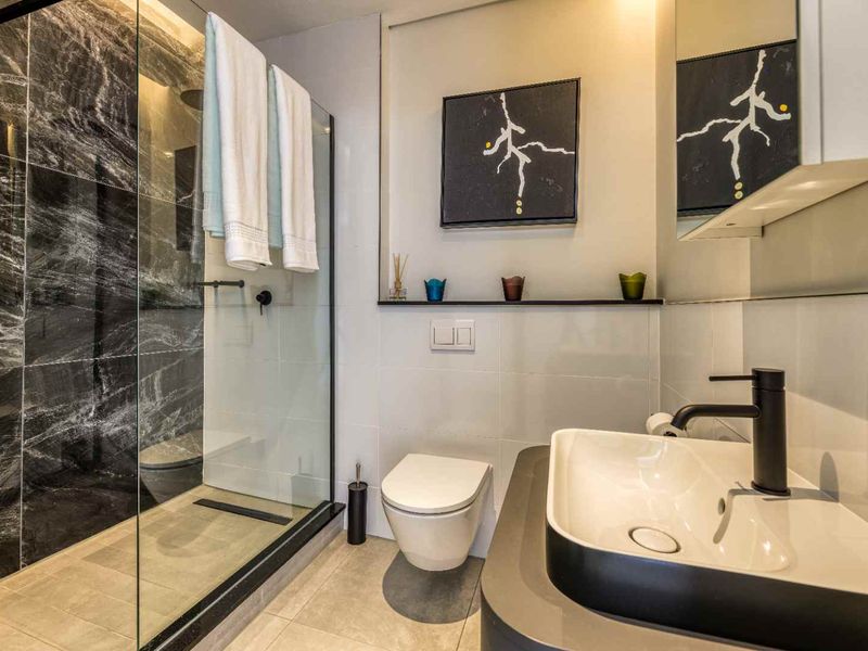 Signature Luxury 3 bedroom penthouse for sale at Munyaka, Waterfall City - Photo 9