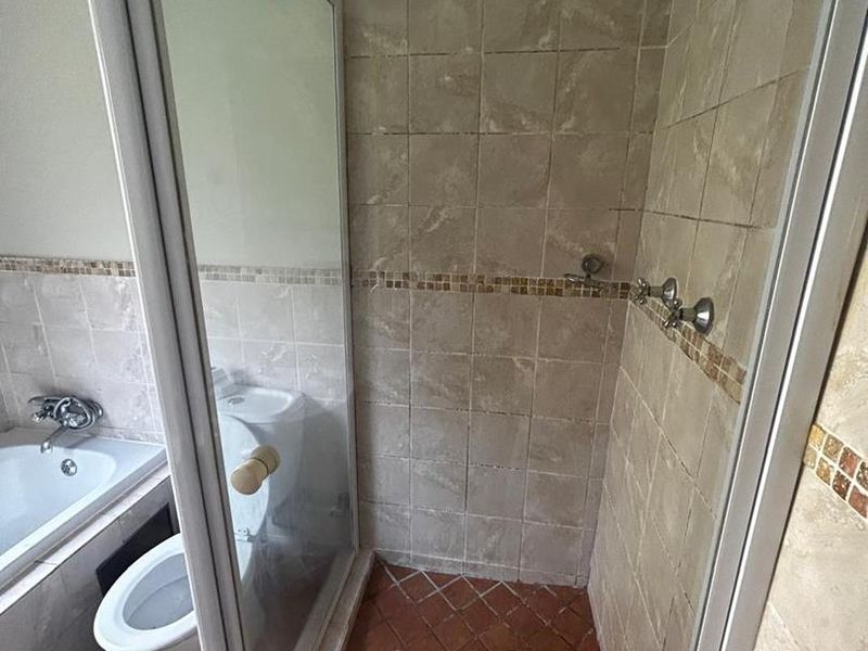 **Charming 2-Bedroom Apartment for Sale in 21 Zambezi Estates** - Photo 7