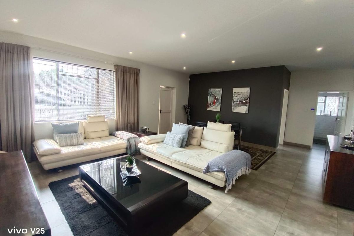 Ultra Modern Home with Flatlet for Sale - Photo 4