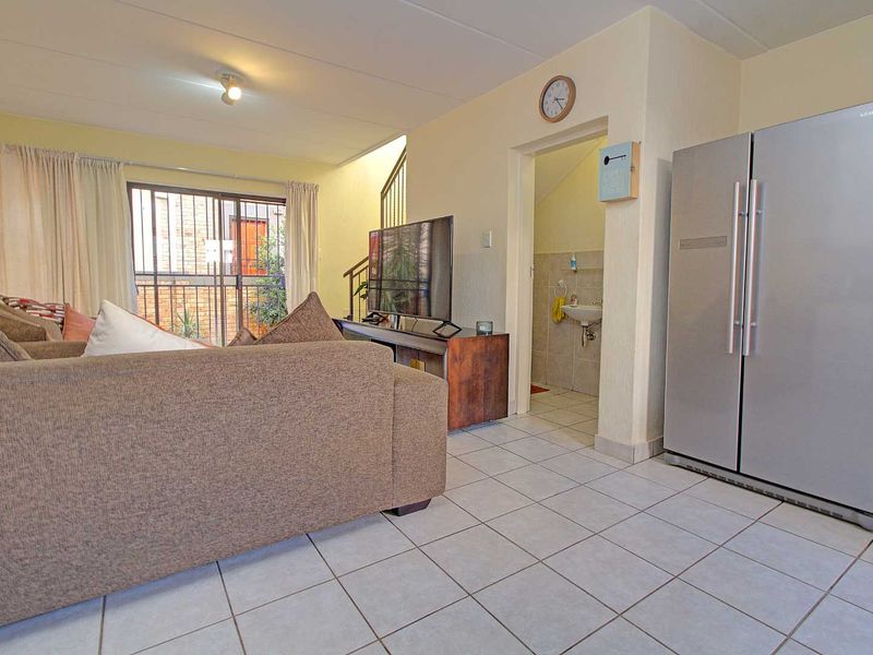 Convenience & Quality Living in Ideal Location! - Photo 10